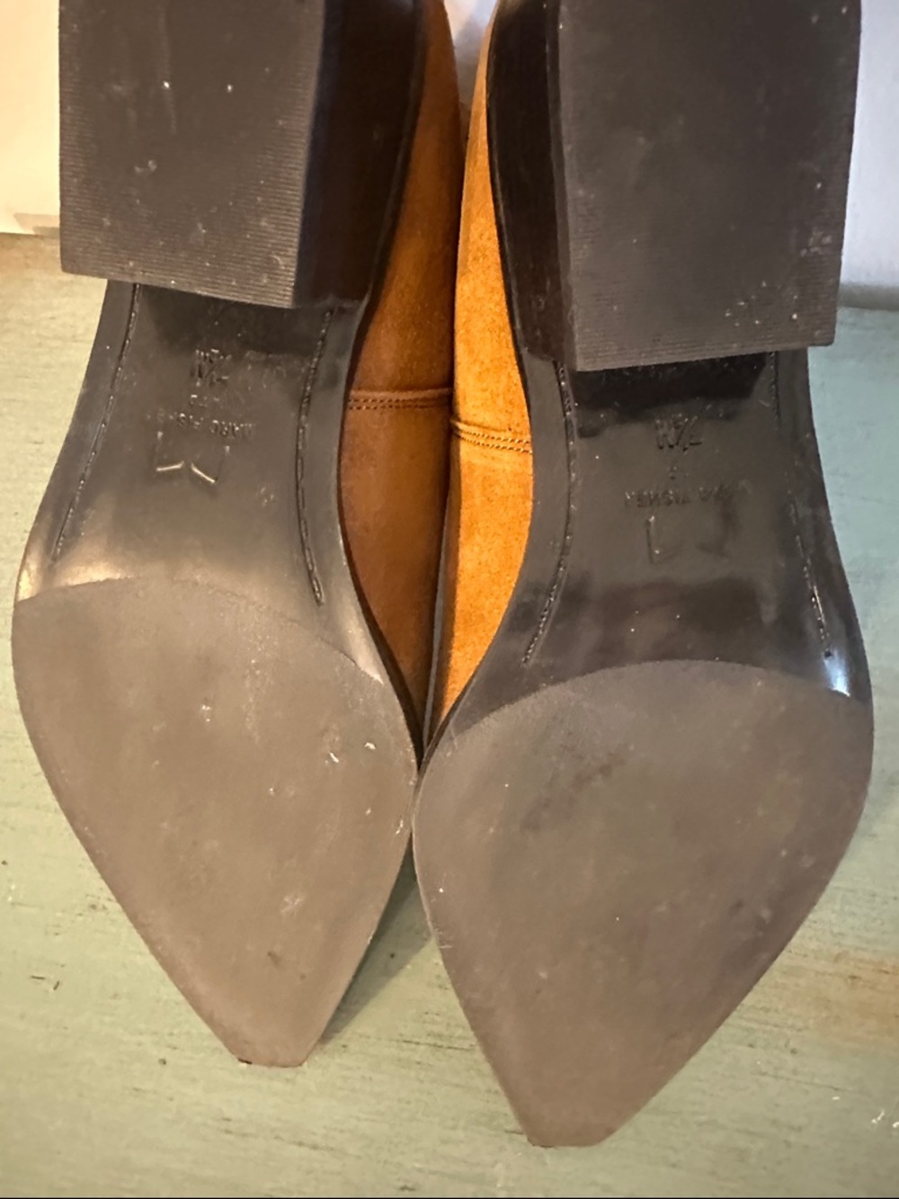 NEW Marc Fisher Tan Suede Pointed Ankle Booties - Picture 4 of 7